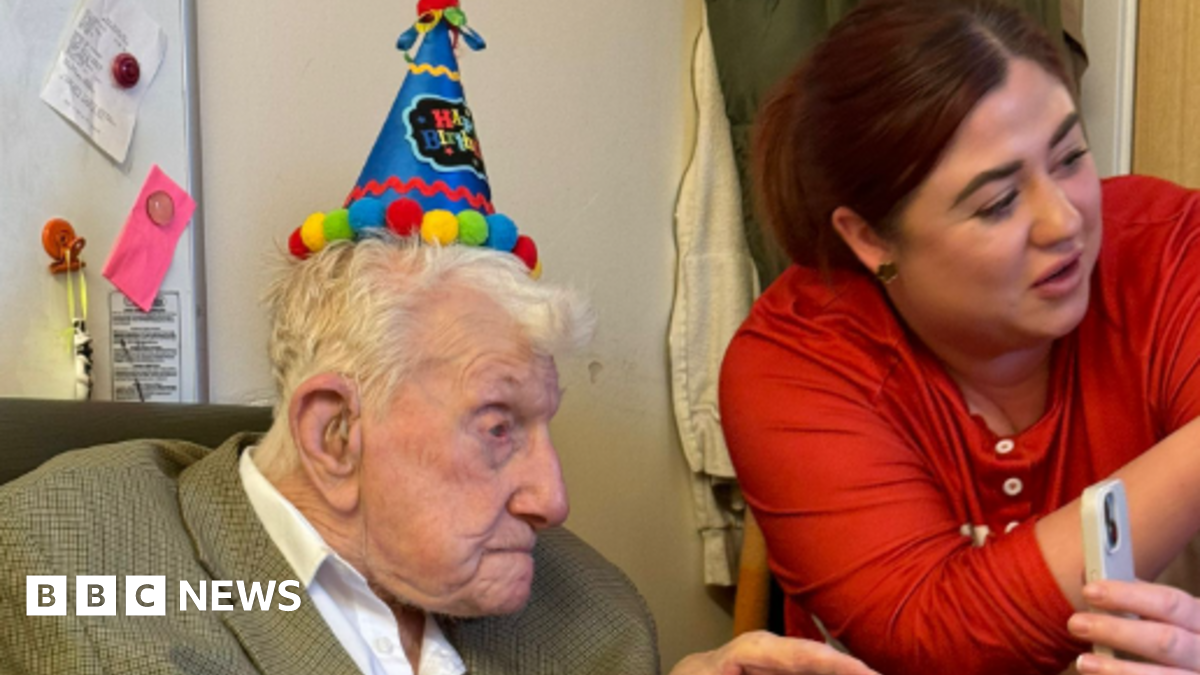 Opera star Alfie Boe sings Happy Birthday to UK’s oldest man