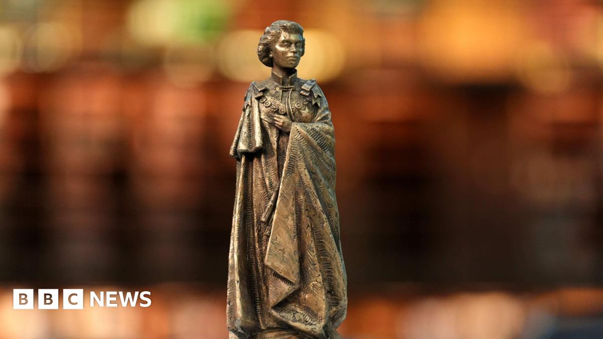 Queen Elizabeth II memorial will show monarch as young woman