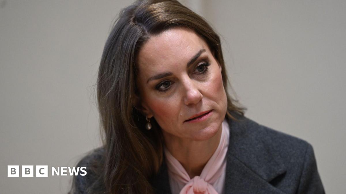 The Princess of Wales head and shoulders pic on trip to Southport