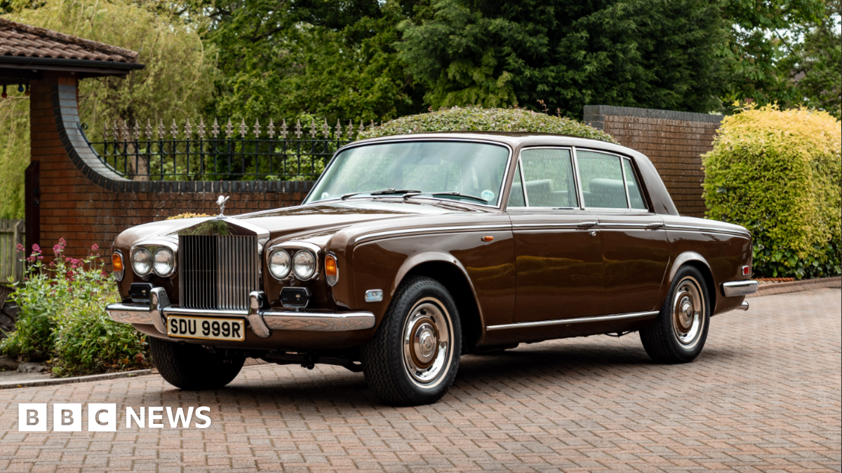 'Time warp' Rolls-Royce to go under the hammer near Newark