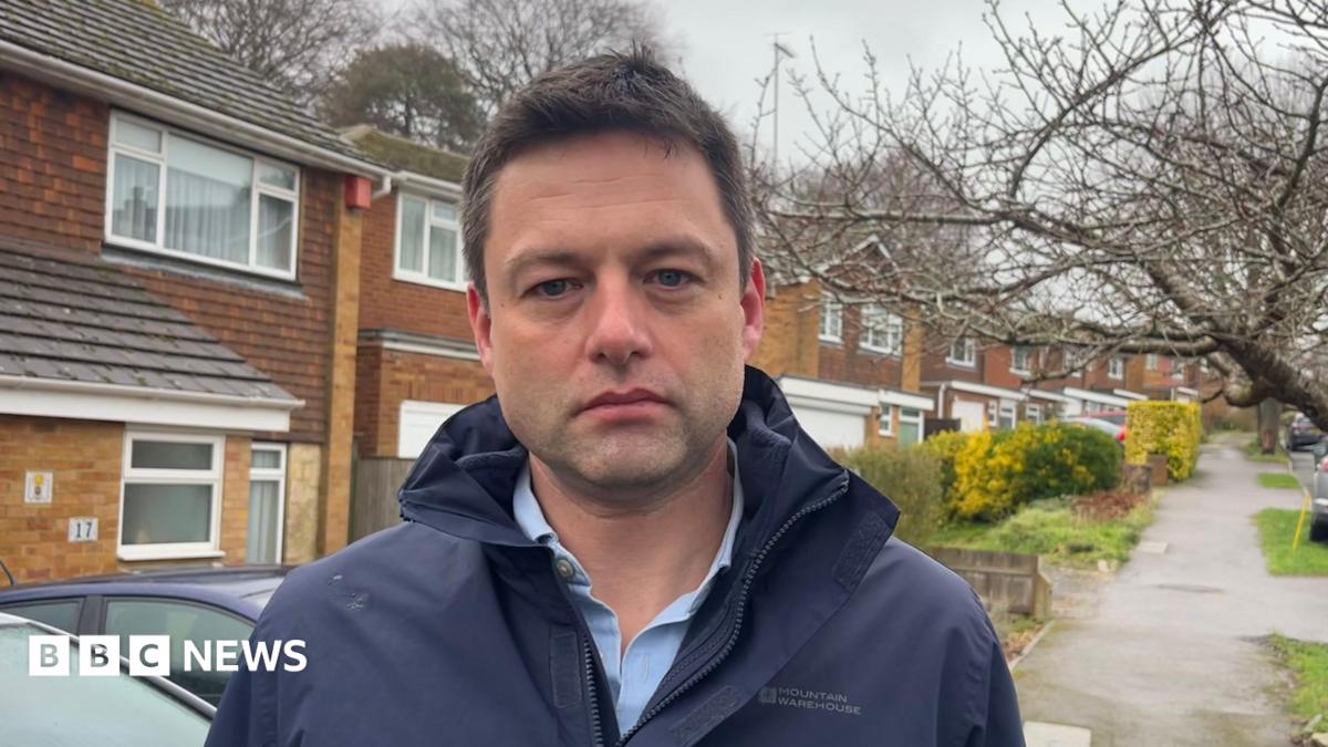 Horley MP Chris Coghlan seeks answers after SES Water outage