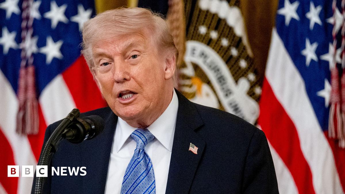 Trump Pauses ‘Project Freedom’ in Strait of Hormuz as Peace Talks Loom