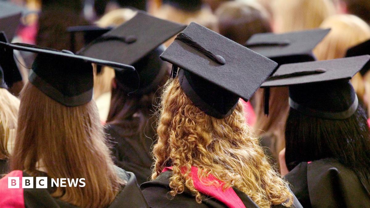 MPs and peers call for student loan reform