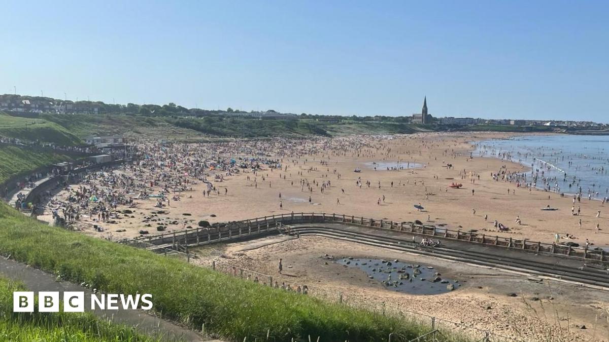 Drunk Tyneside beach teens 'intimidating' for life brigade