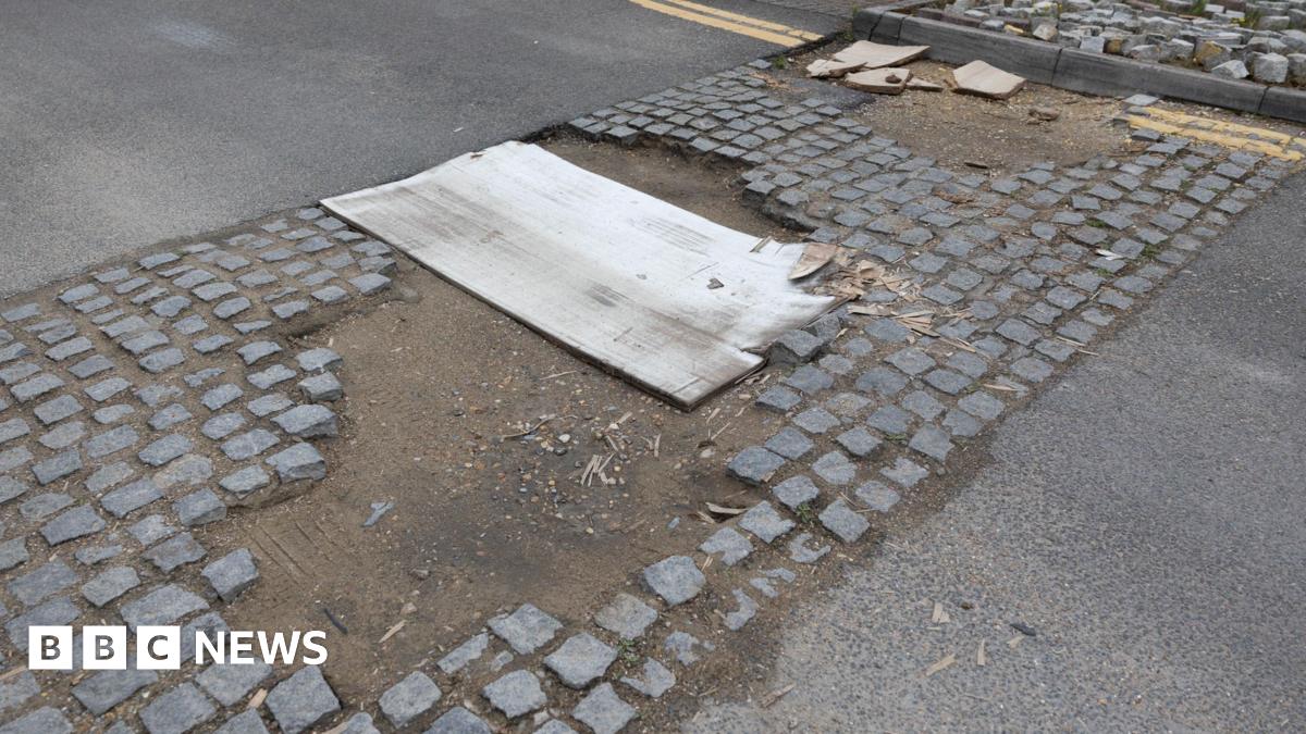 Driver claims Croydon pothole left him with £1,000 bill