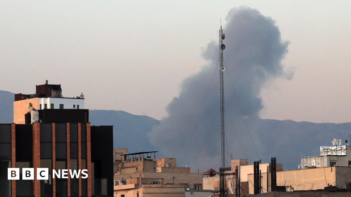 Israel's military says it has launched a new wave of strikes and destroyed a military command bunker.