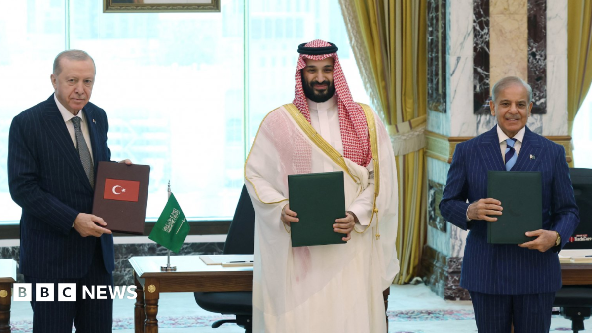 Saudi Arabia, Turkey and Pakistan sign defence pact