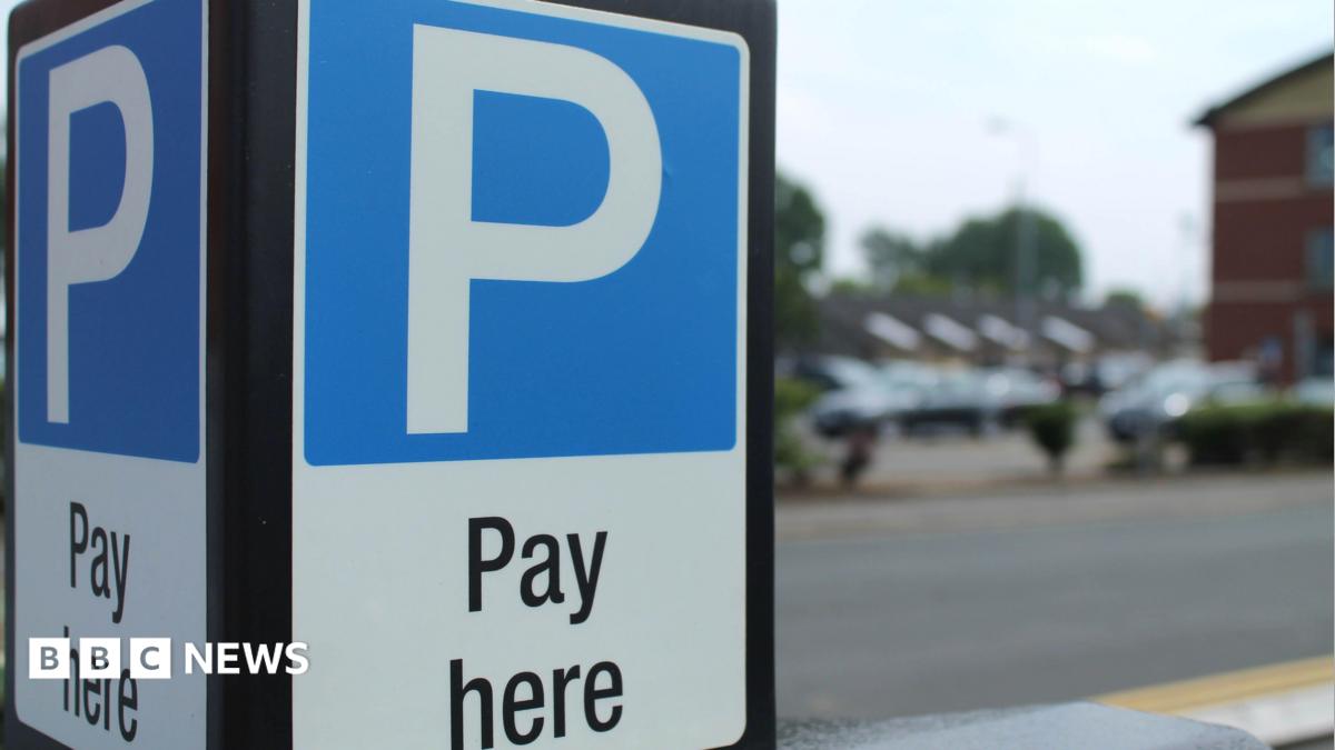 Lisburn and Newry: Parking 'grace period' scheme made permanent