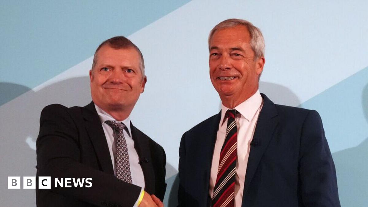 Nigel Farage and Graham Simpson shake hands