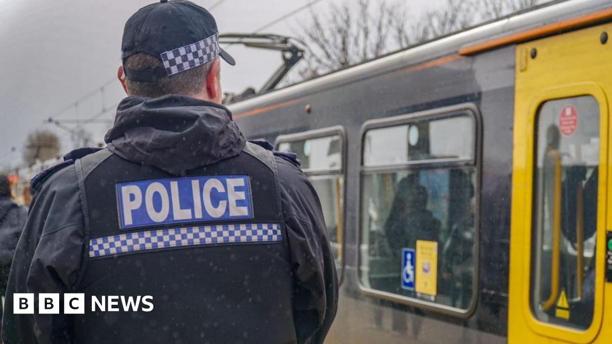 Metro windows smashed in Meadow Well station fight