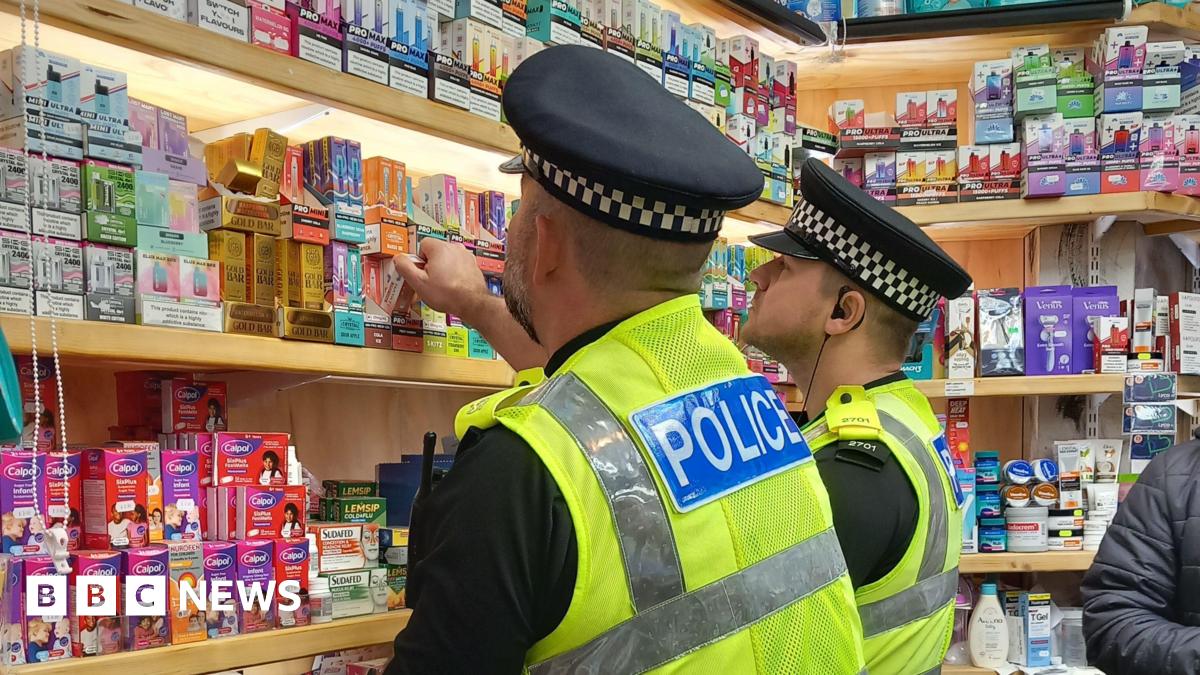 
                            Hundreds arrested in high street crime crackdown