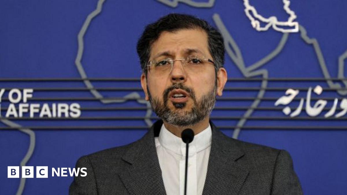US must choose between war and ceasefire , Iranian minister tells BBC