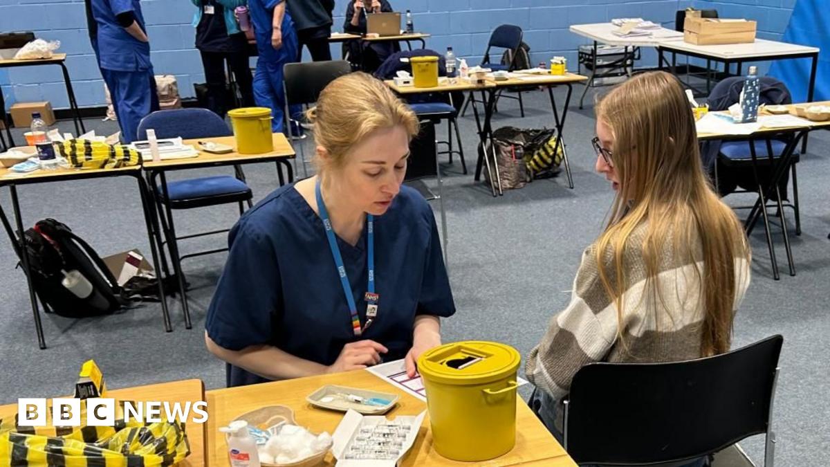 Meningitis B vaccines offered to some Kent Year 11 pupils