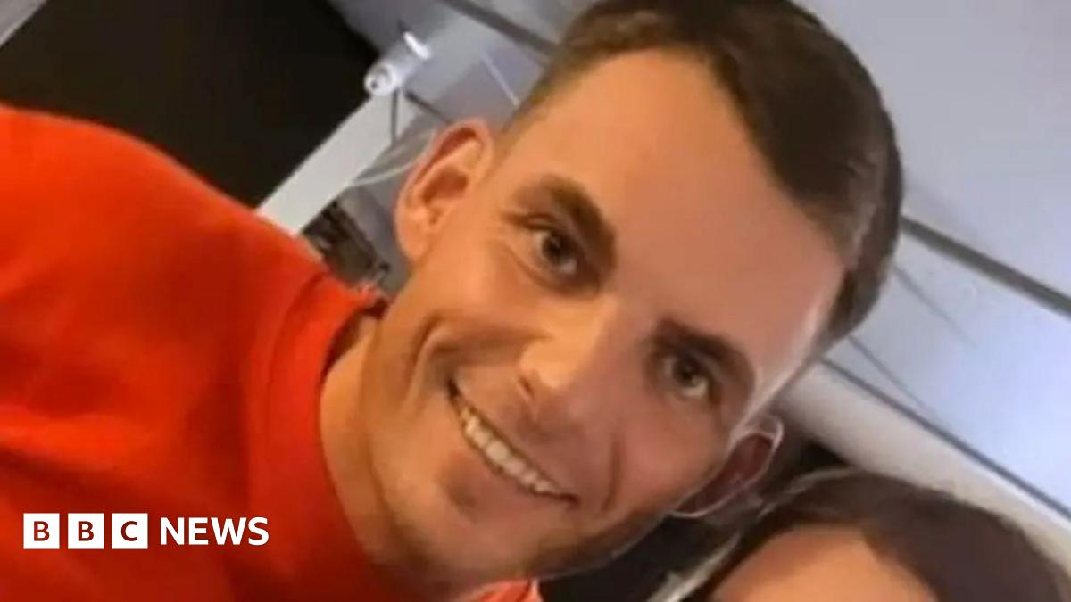 
                            Hitman pleads guilty to Edinburgh gangland Hogmanay pub murder