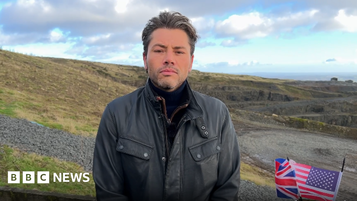 Families mark World War Two plane crash anniversary in Shropshire - BBC ...