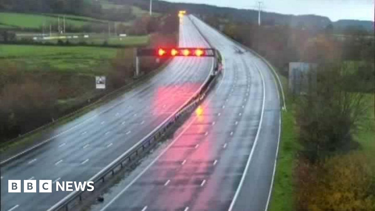 
                            Teen dies after getting out of ambulance on M5