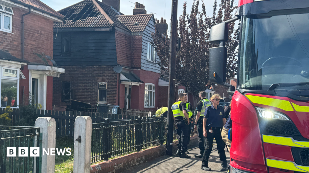 bbc.co.uk - Grace McGrory - Fire damages three houses on 26th Avenue in Hull