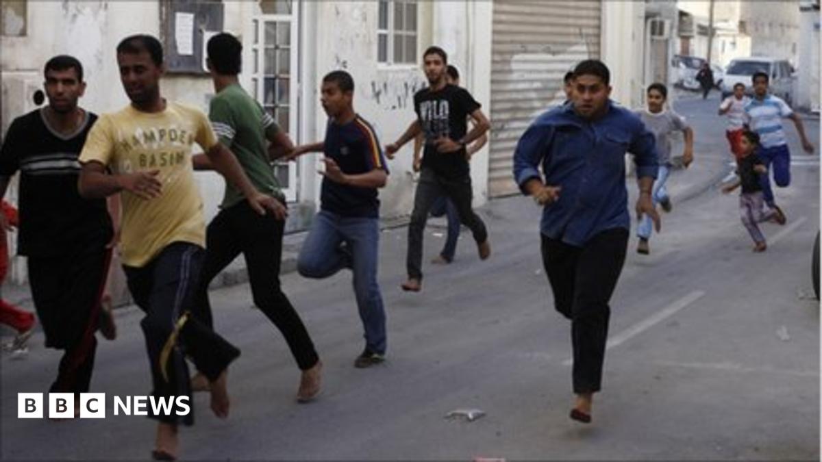 Bahrain sentences Shia cleric to 20 years in jail - BBC News
