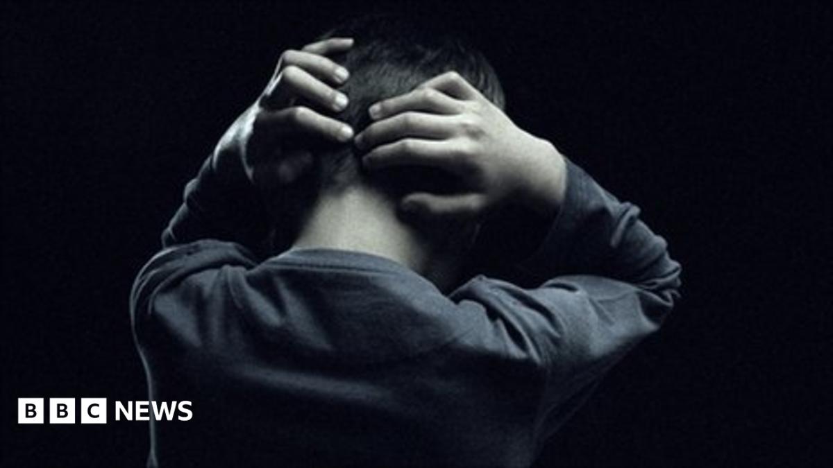 Self harm rise among young in Wales 'alarming' - BBC News