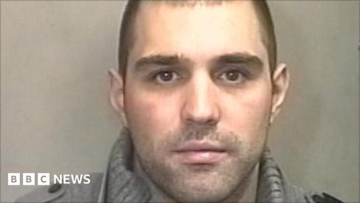 Leeds paedophile Daniel Taylor had 300,000 pictures - BBC News