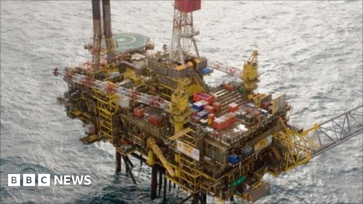 'No more oil' from Shell's North Sea leak pipeline - BBC News