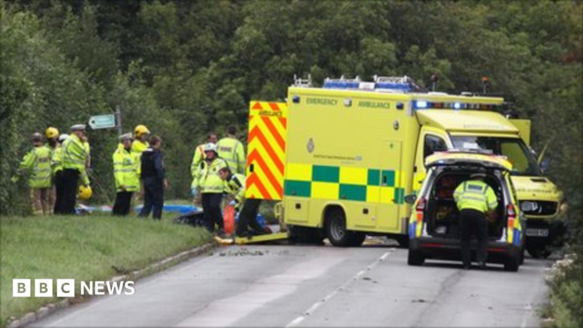 clayton-tree-crash-driver-dies-in-hospital-bbc-news