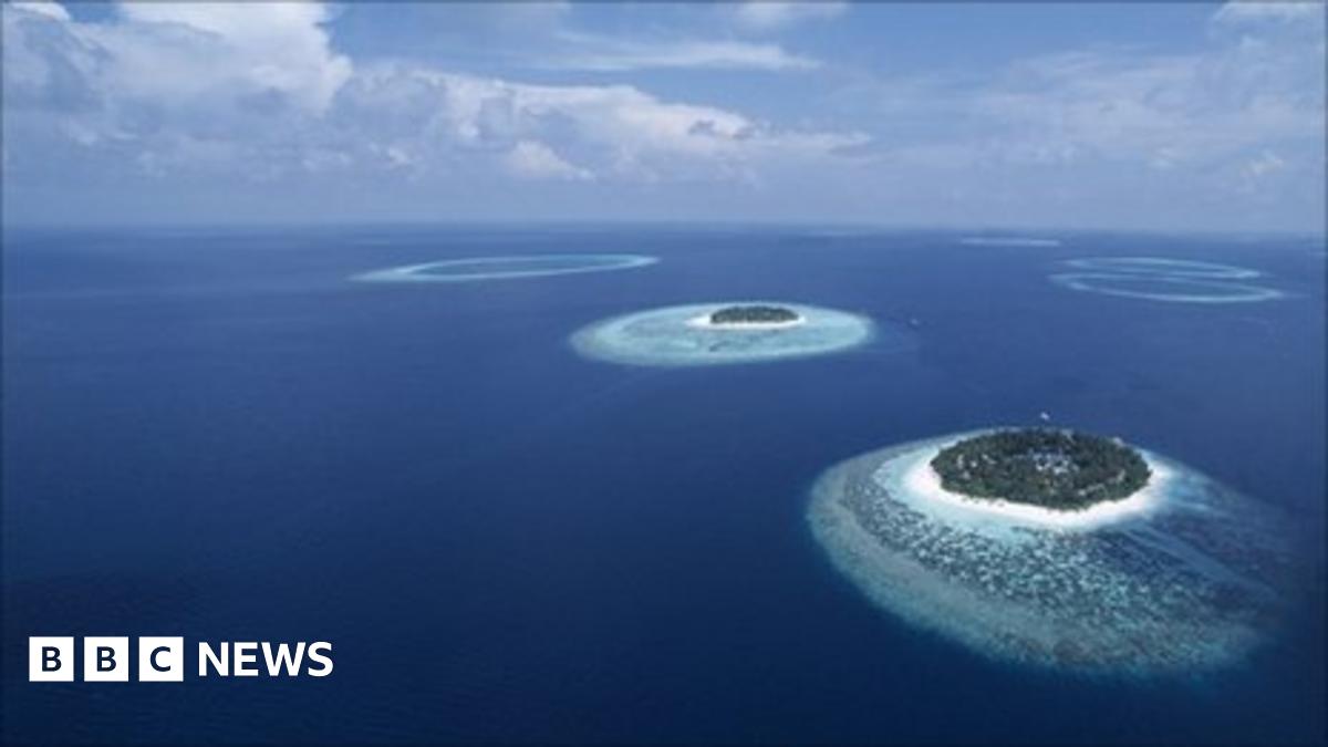 Maldives government complains of spoof atlas omission - BBC News