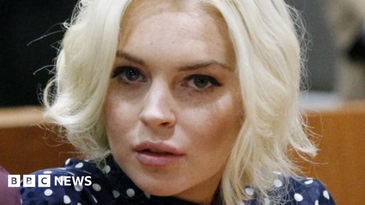 Lindsay Lohan released from jail after fivehour stay BBC News