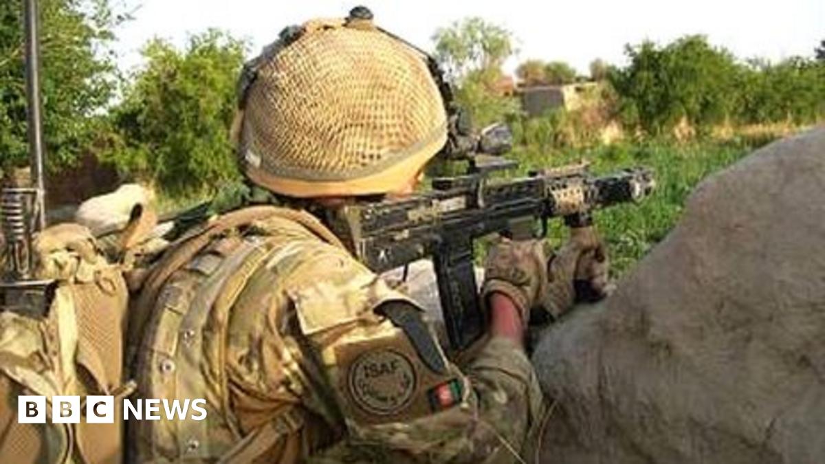 1st Battalion The Rifles given freedom of Chepstow - BBC News