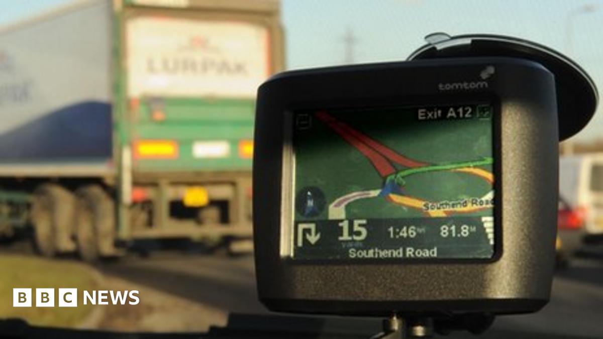 Sat-nav problems tackled at government summit - BBC News