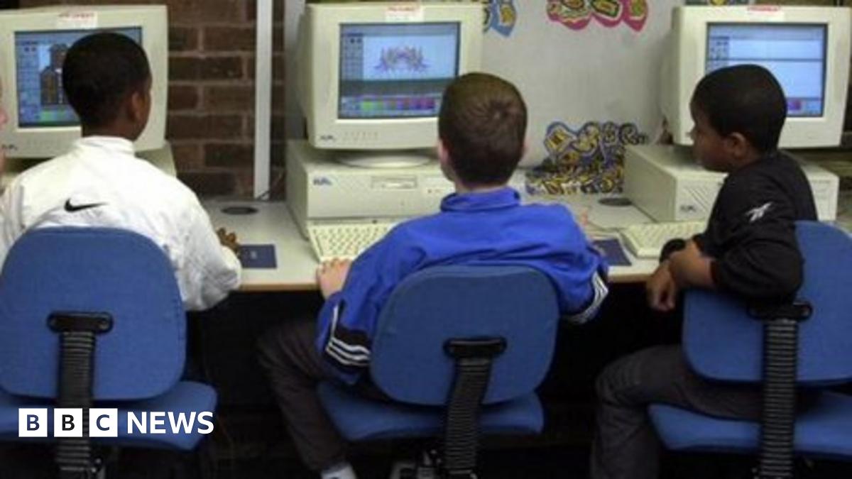 School ICT to be replaced by computer science programme - BBC News