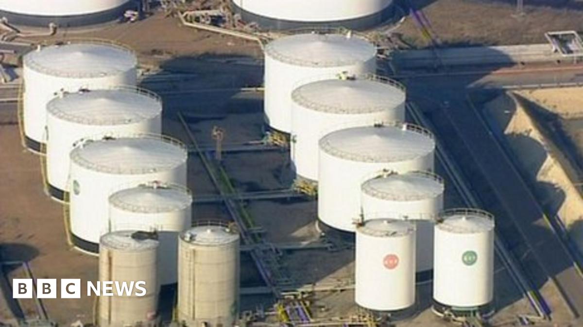 Coryton refinery in Essex gets three-month reprieve - BBC News
