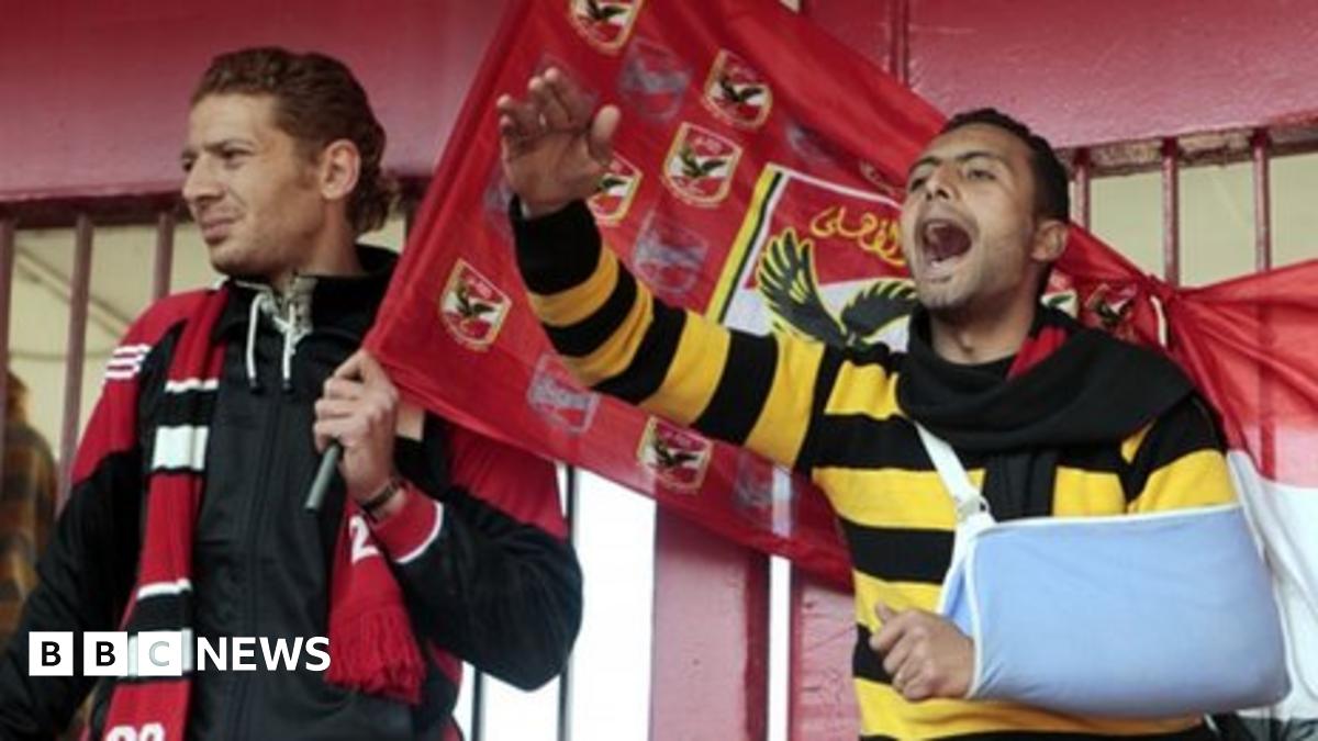 Egypt football riot: Fans vent anger at army and police - BBC News