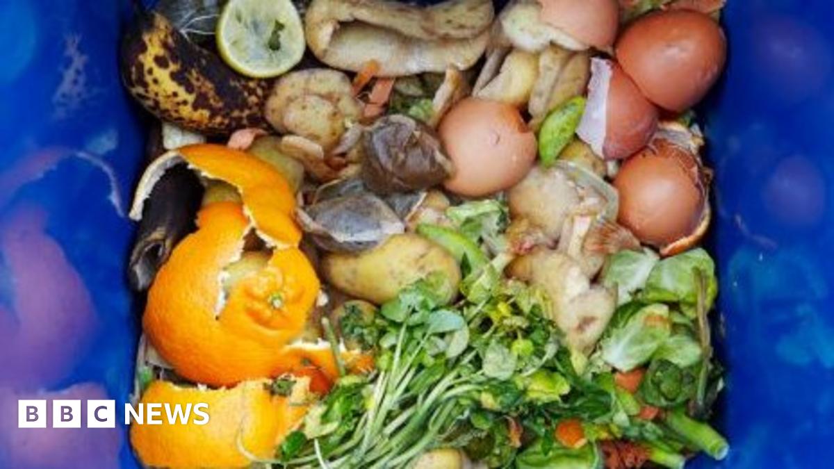 Powys and Ceredigion councils sign waste food deal - BBC News