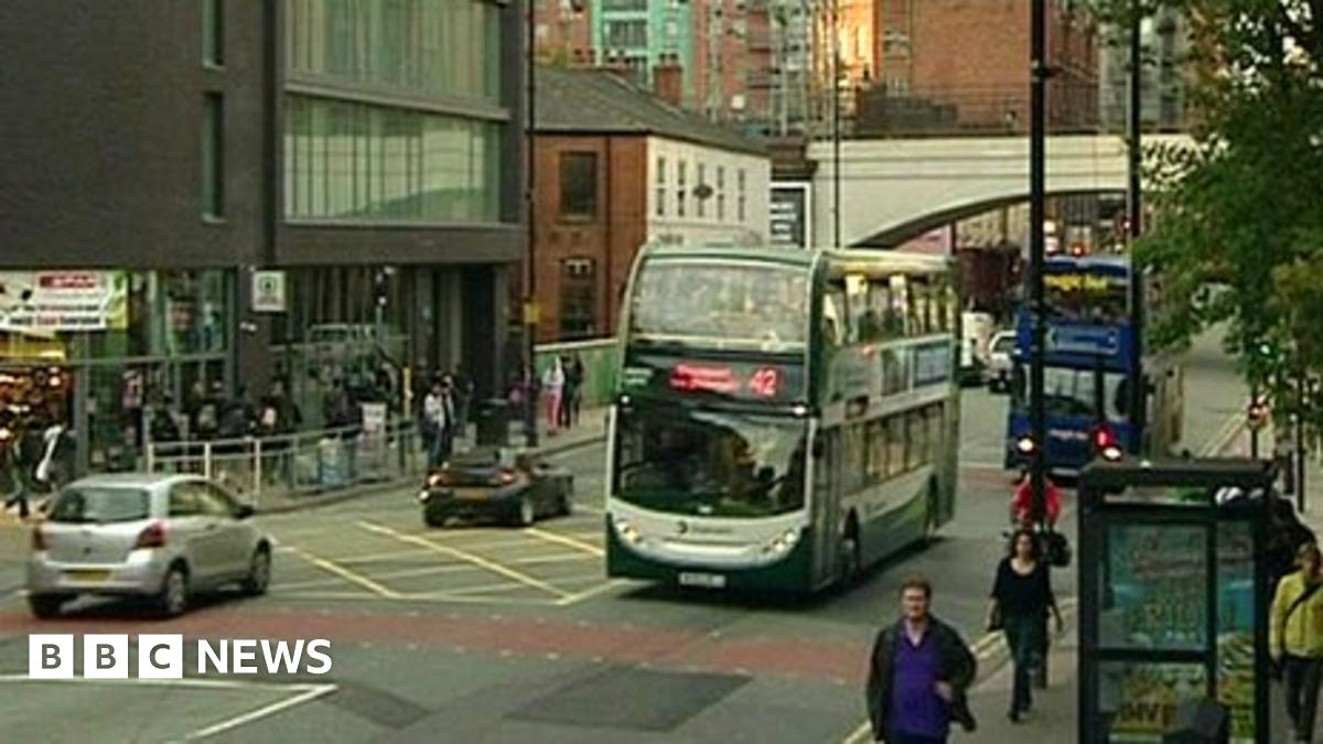 Cross city bus services 'real benefit' to Manchester - BBC News