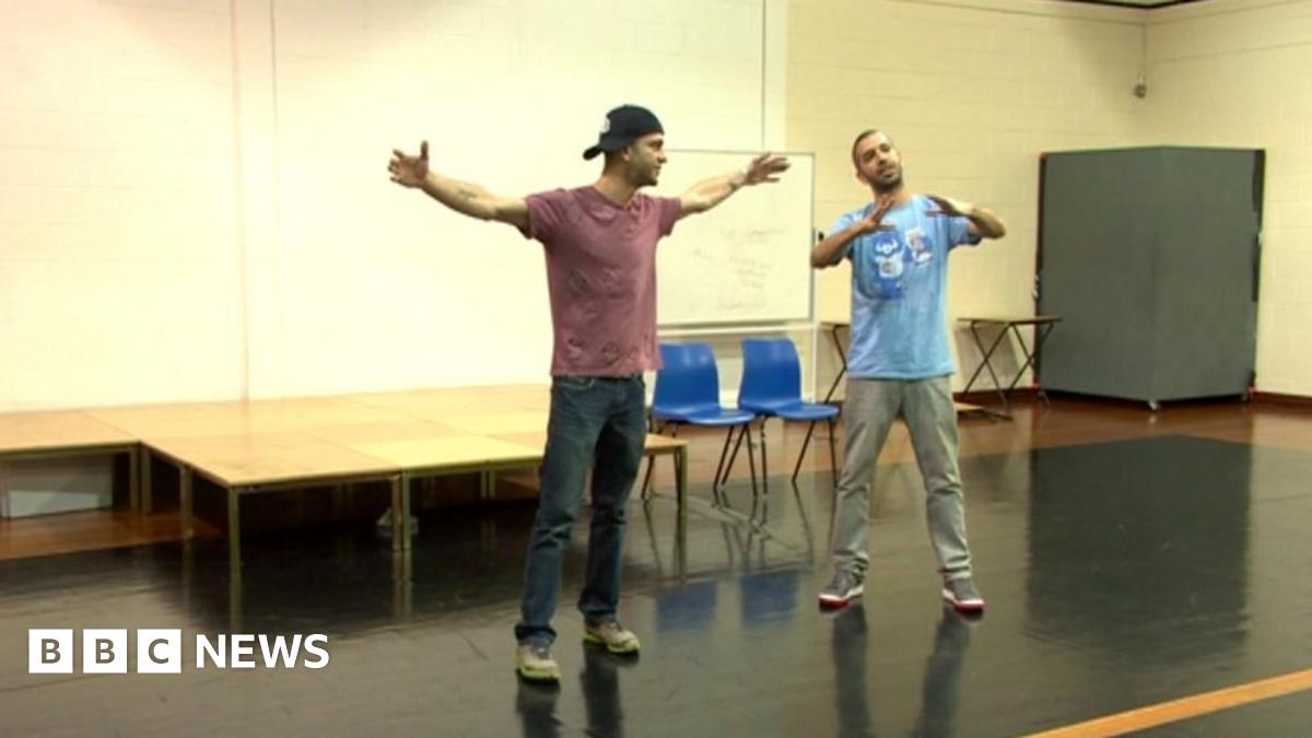 London 2012: Hip-hop Othello for Shakespeare festival - BBC News
