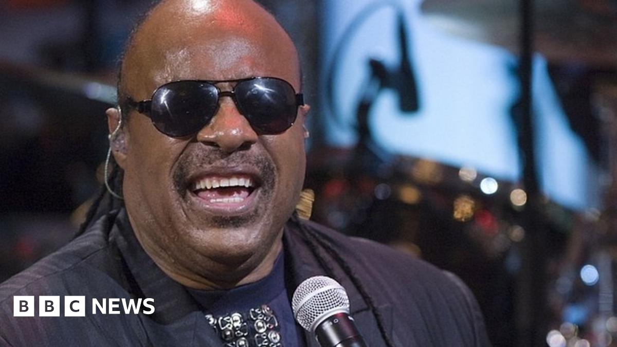 Pair charged in Stevie Wonder 'extortion plot' BBC News