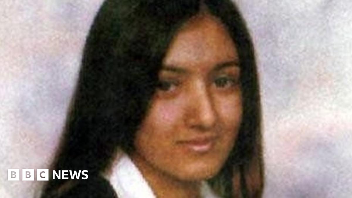 Shafilea Ahmed case: 'Sister saw parents commit murder' - BBC News