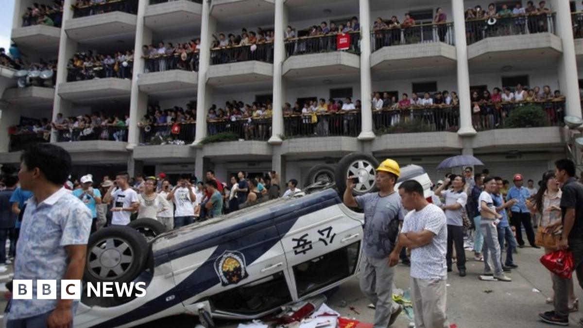 China waste water pipeline scrapped after protest - BBC News