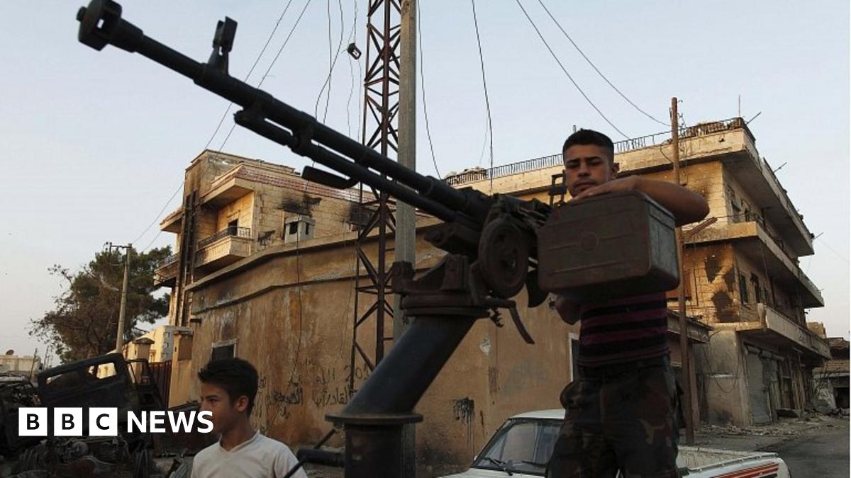 Syria crisis: Fresh clashes in Aleppo - BBC News