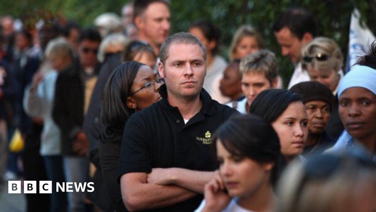 South Africa's census: Racial divide continuing - BBC News