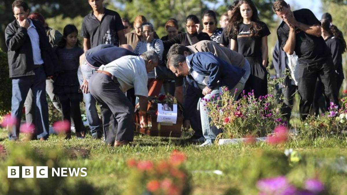 Brazil mourns Santa Maria fire victims BBC News