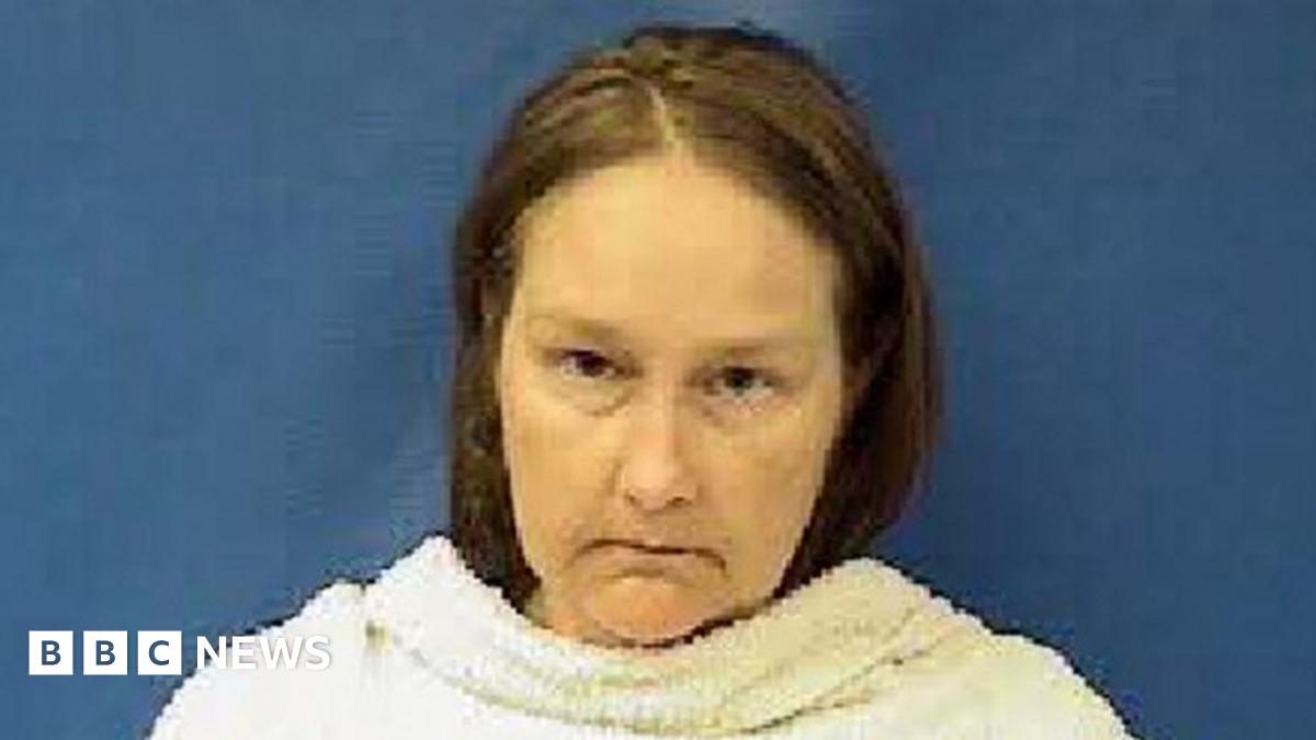 Texas judge's wife 'implicates him' in triple murder BBC News(00)