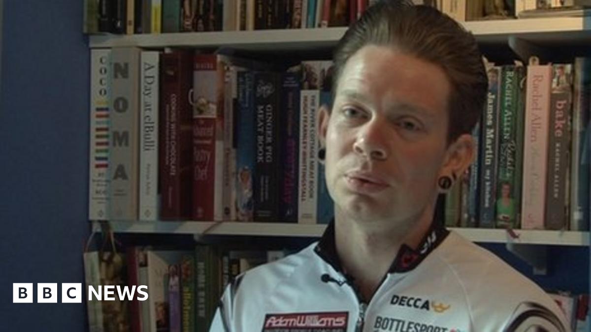 Twitter 'knocked off bike' cyclist 'lucky to be alive' - BBC News