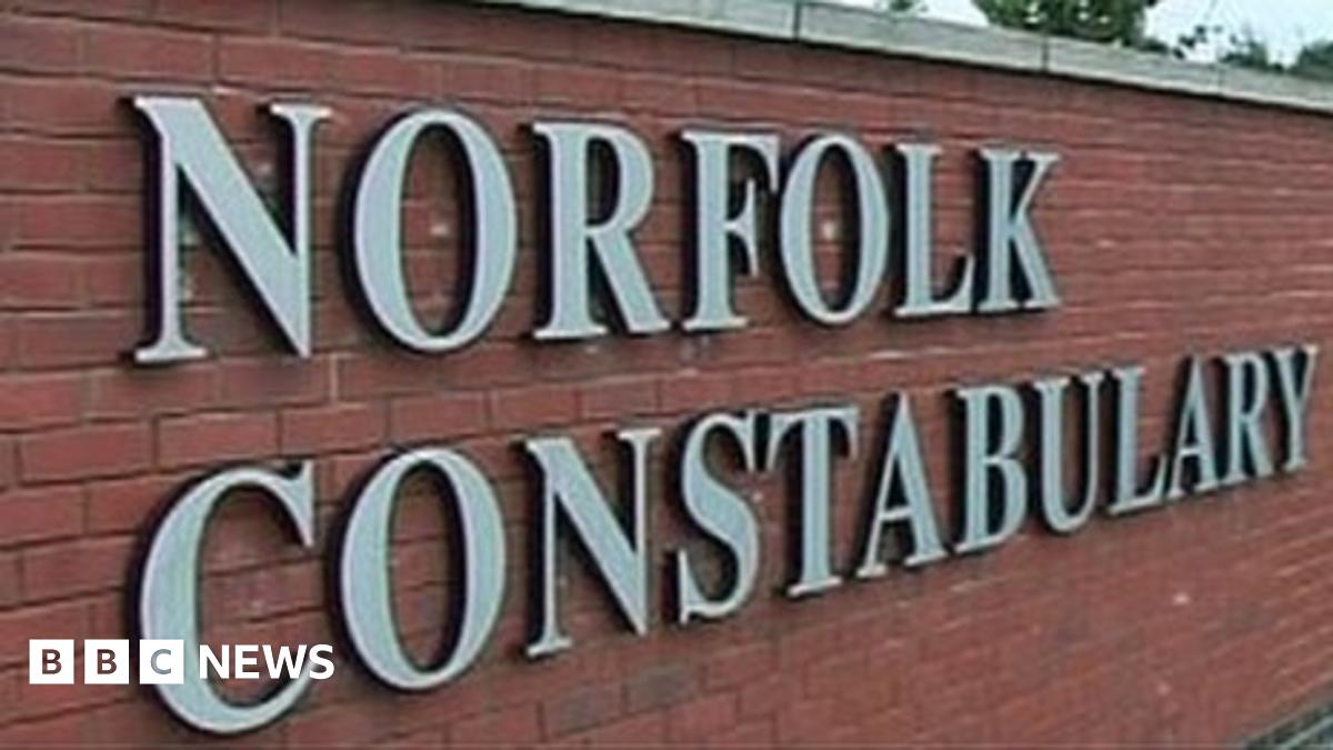 Norfolk harassment PC 'on duty after arrest' BBC News