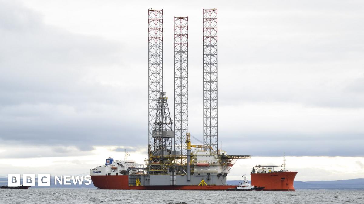 'Cyber drilling' rig arrives in Cromarty Firth - BBC News