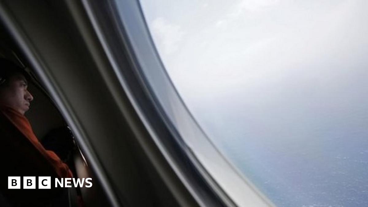 Missing Malaysia plane Investigators study pilots' background BBC News