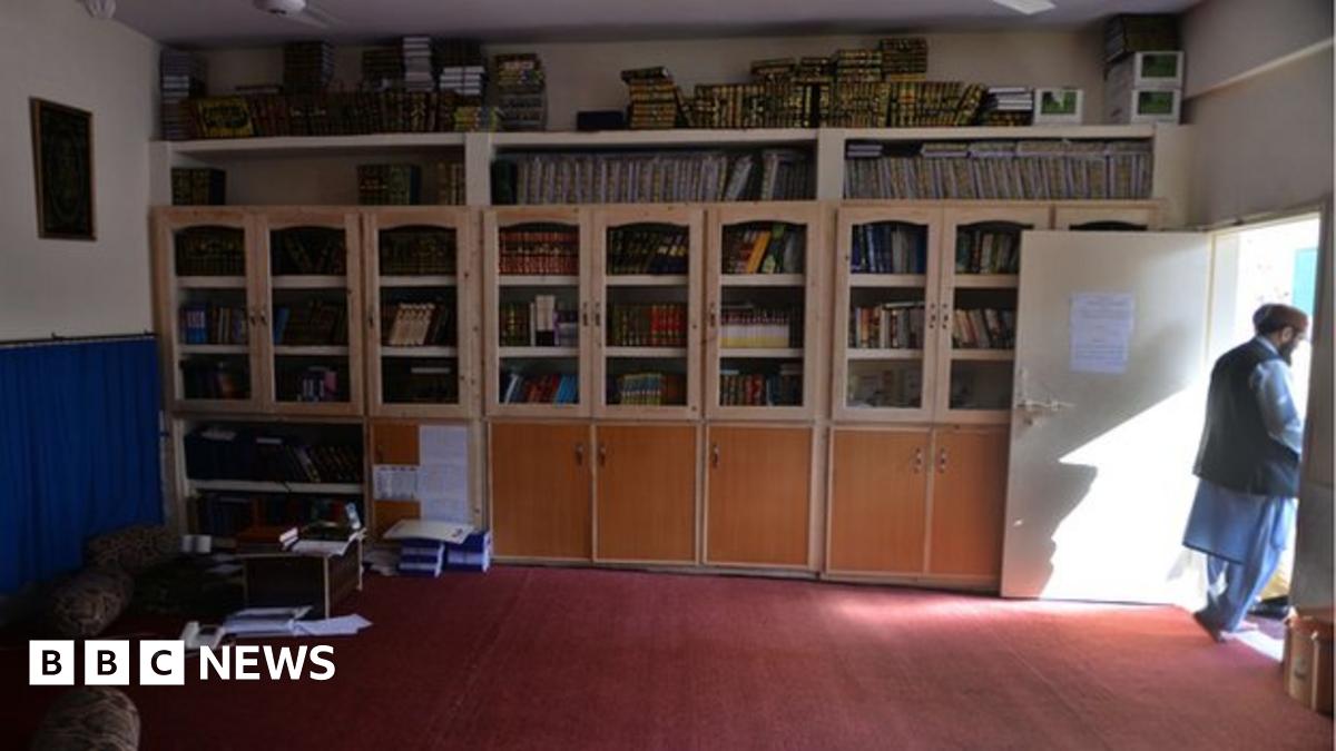 Pakistan library named 'Bin Laden' in Islamic school - BBC News