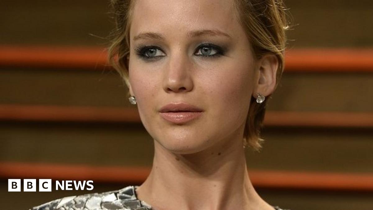 FBI investigates 'Cloud' celebrity picture leaks - BBC News