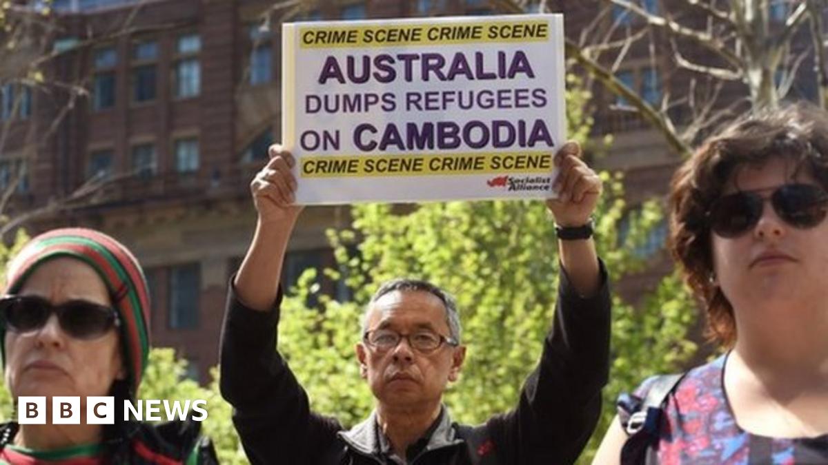 Australia and Cambodia sign refugee resettlement deal